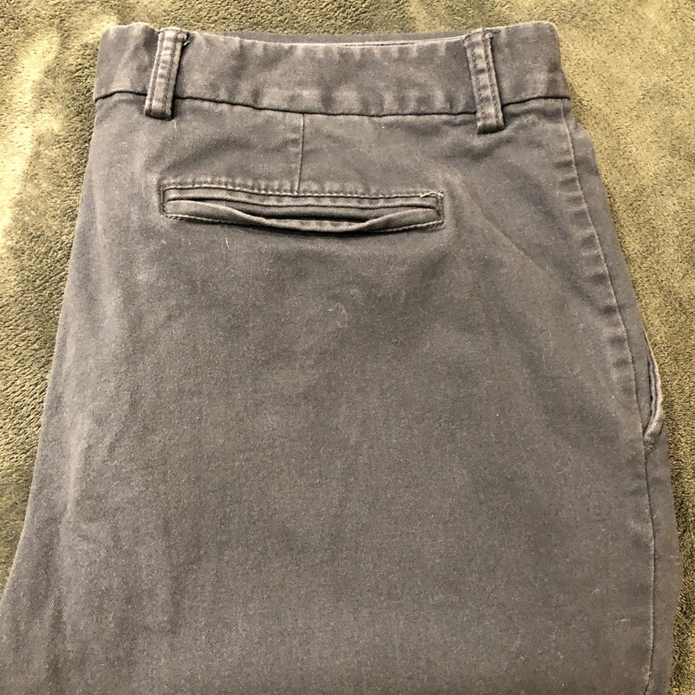 OLD NAVY MENS ULTIMATE ATHLETIC GRAY KHAKI PANTS